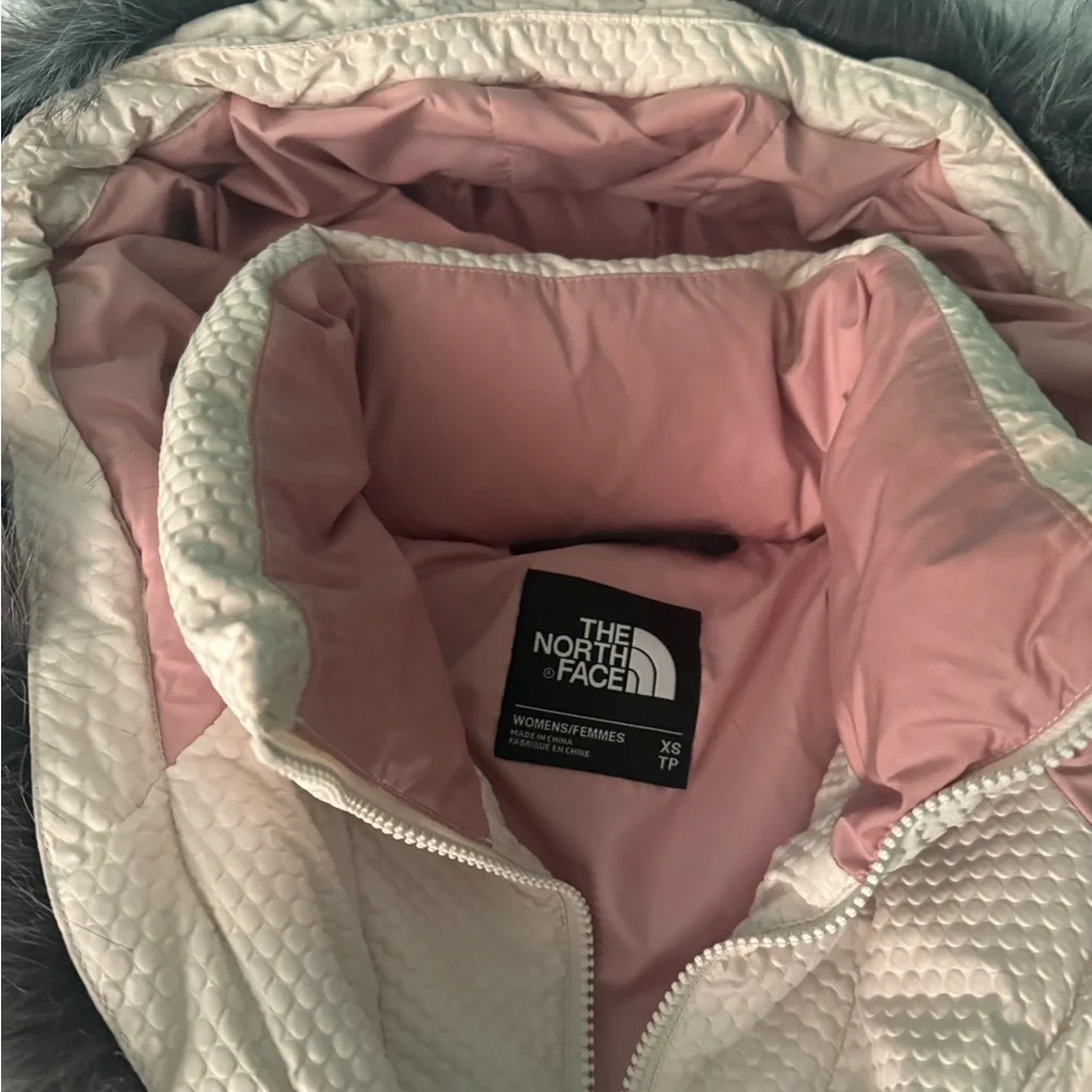 NORTH FACE White Hey Mama Puffer Jacket (XS) - Picture 3 of 3